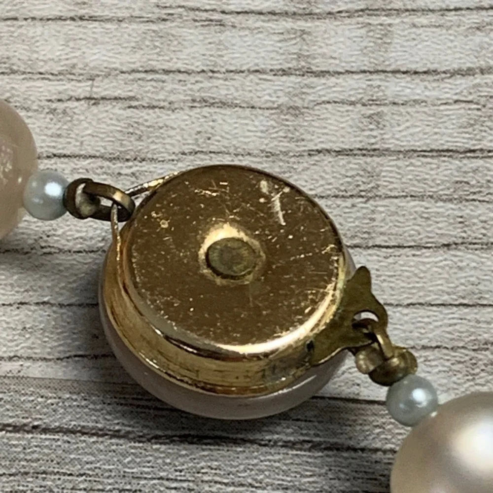 Vintage Moonstone Glass Bead Strand Necklace 20 Inch Gold Tone Box Clasp
